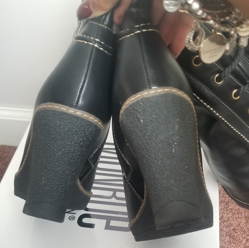 Boots - Picture 3 of 7